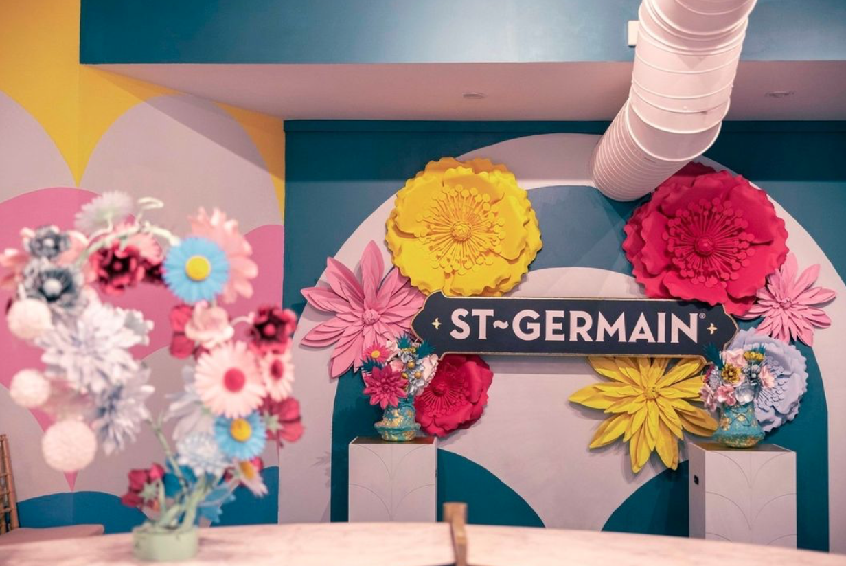 HOW TO CREATE UNFORGETTABLE ART INSTALLATIONS AND DESIGNER SHOWCASES